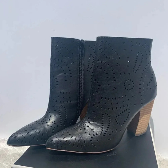 Carlos Santana Black Bootie - Picture 2 of 6